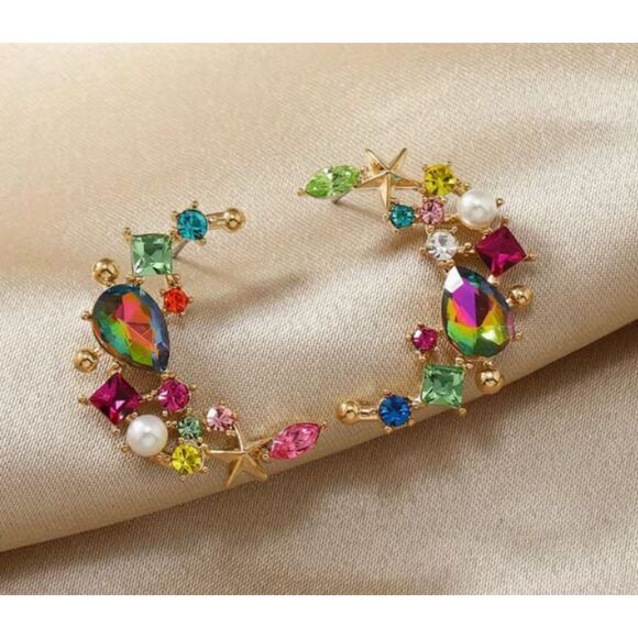 Jewelry - Moon or C Shaped Rhinestone Earrings STUNNING!